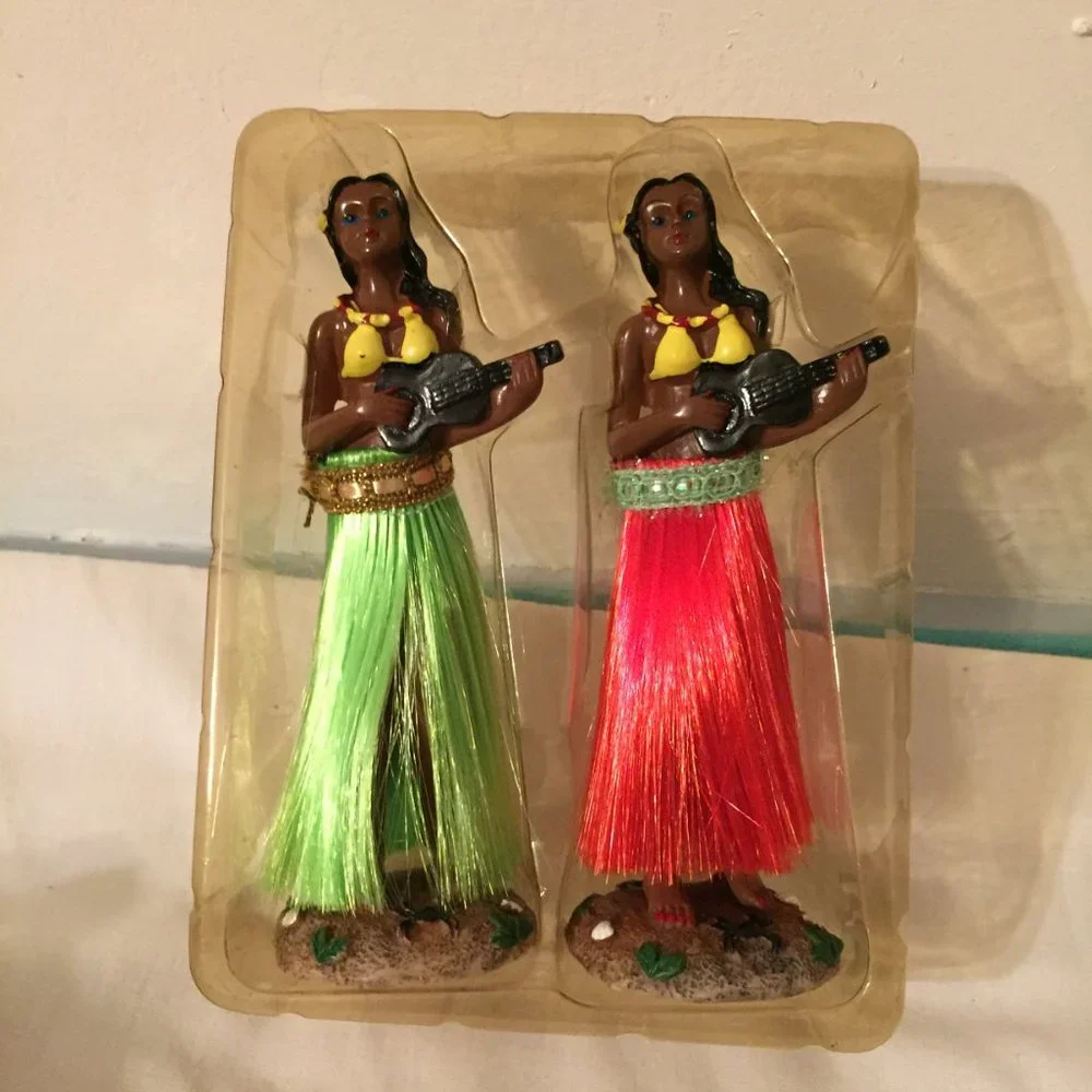 Dashboard Twin Hula Girls Hawaiian Nodder
